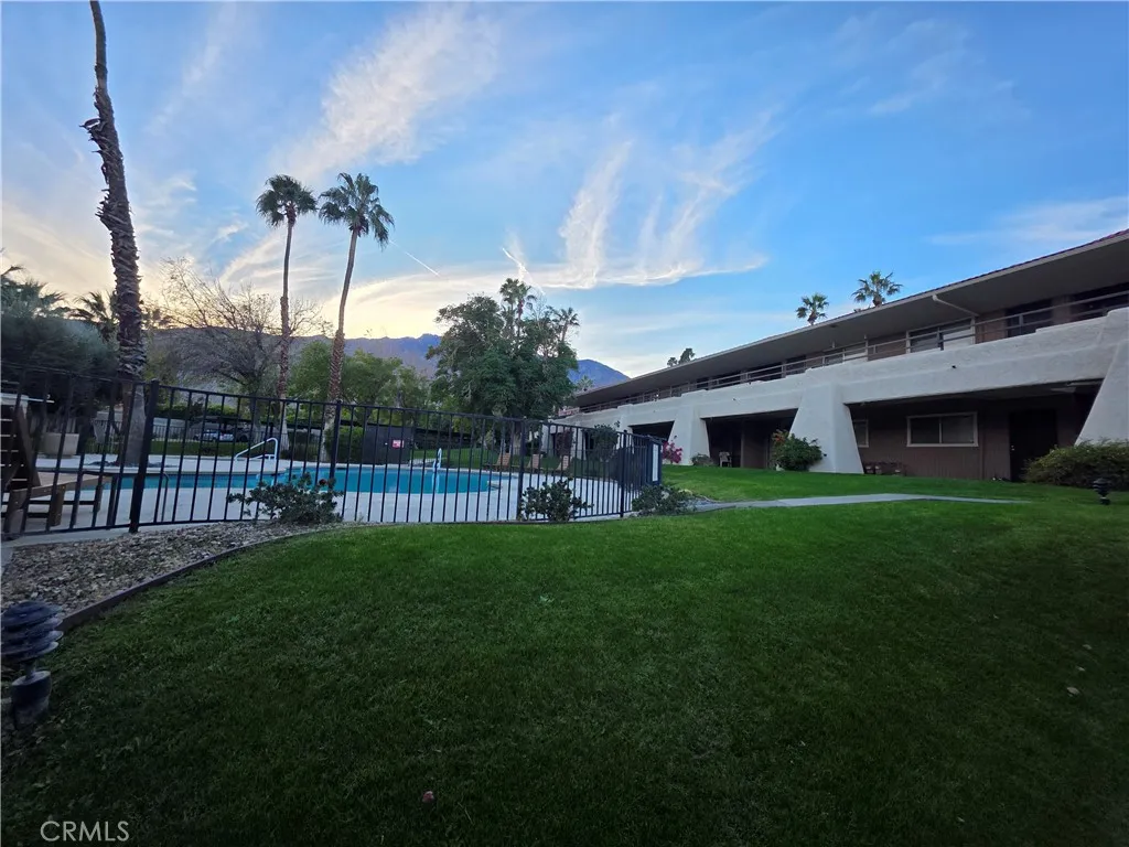 420 N Villa Court 103, Palm Springs, California 92262 home-pic-24
